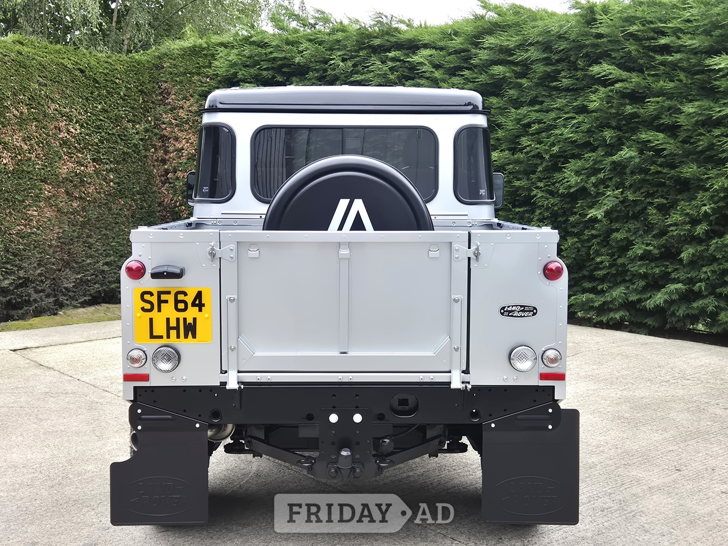 Land Rover Defender 90 2015 - Cars in Congleton