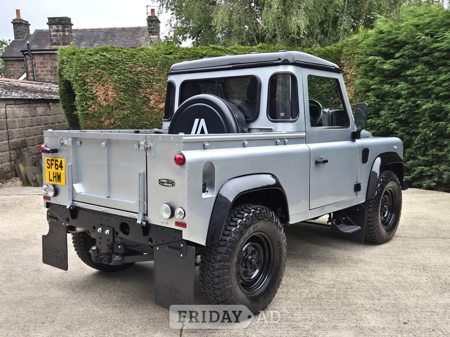 Land Rover Defender 90 2015 - Cars