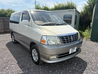 Toyota Granvia 2001