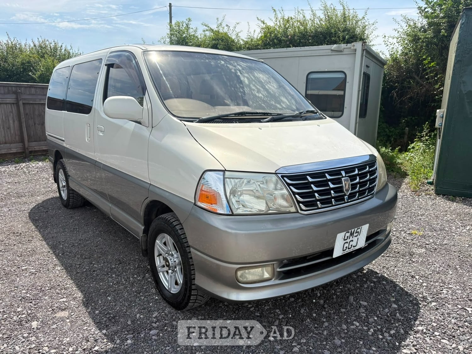 Toyota Granvia 2001 in Weston-Super-Mare