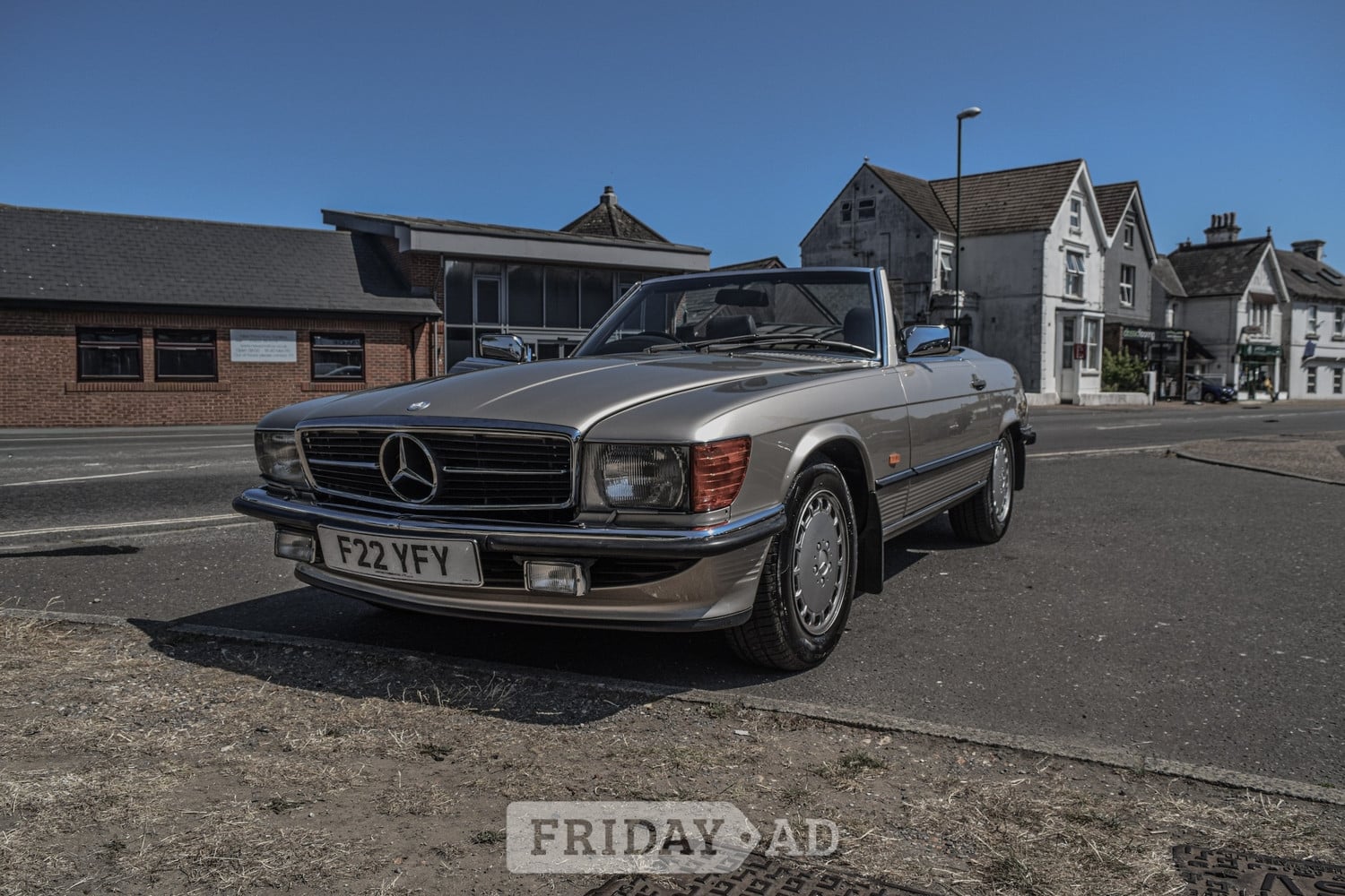 Mercedes-Benz SL 1988 in Lancing