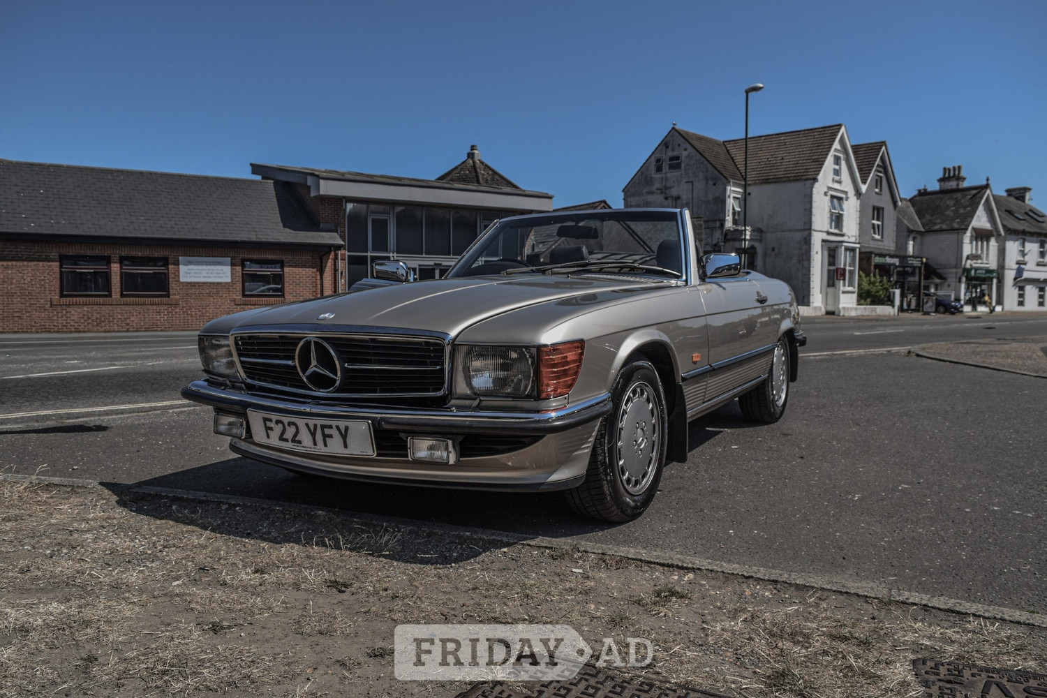 Mercedes-Benz SL 1988 in Lancing