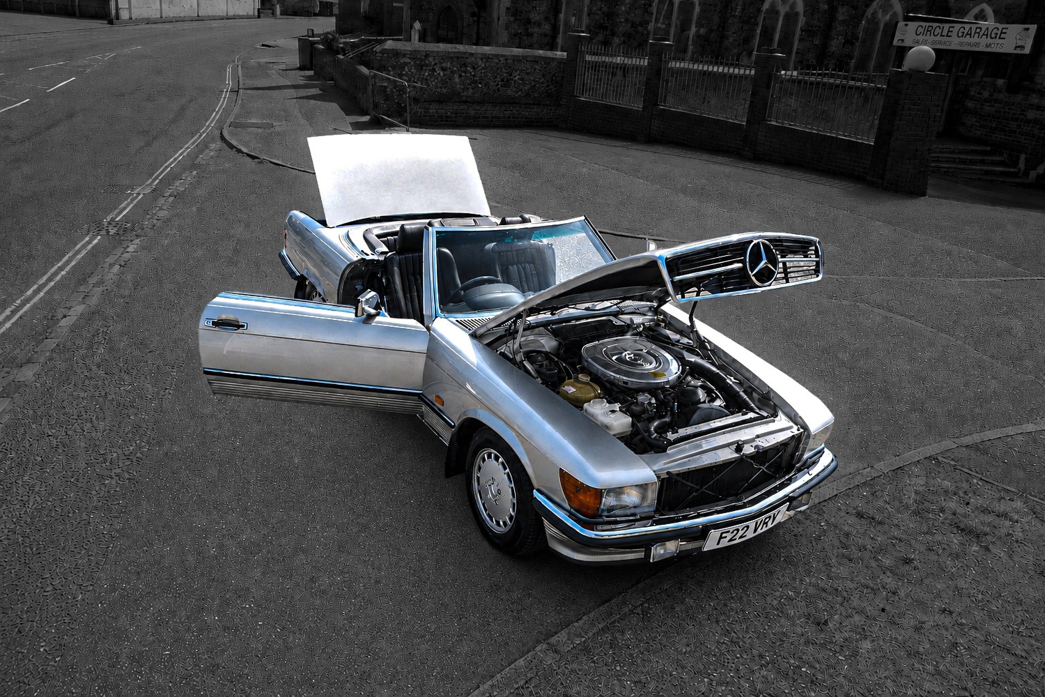 Mercedes-Benz SL Lancing