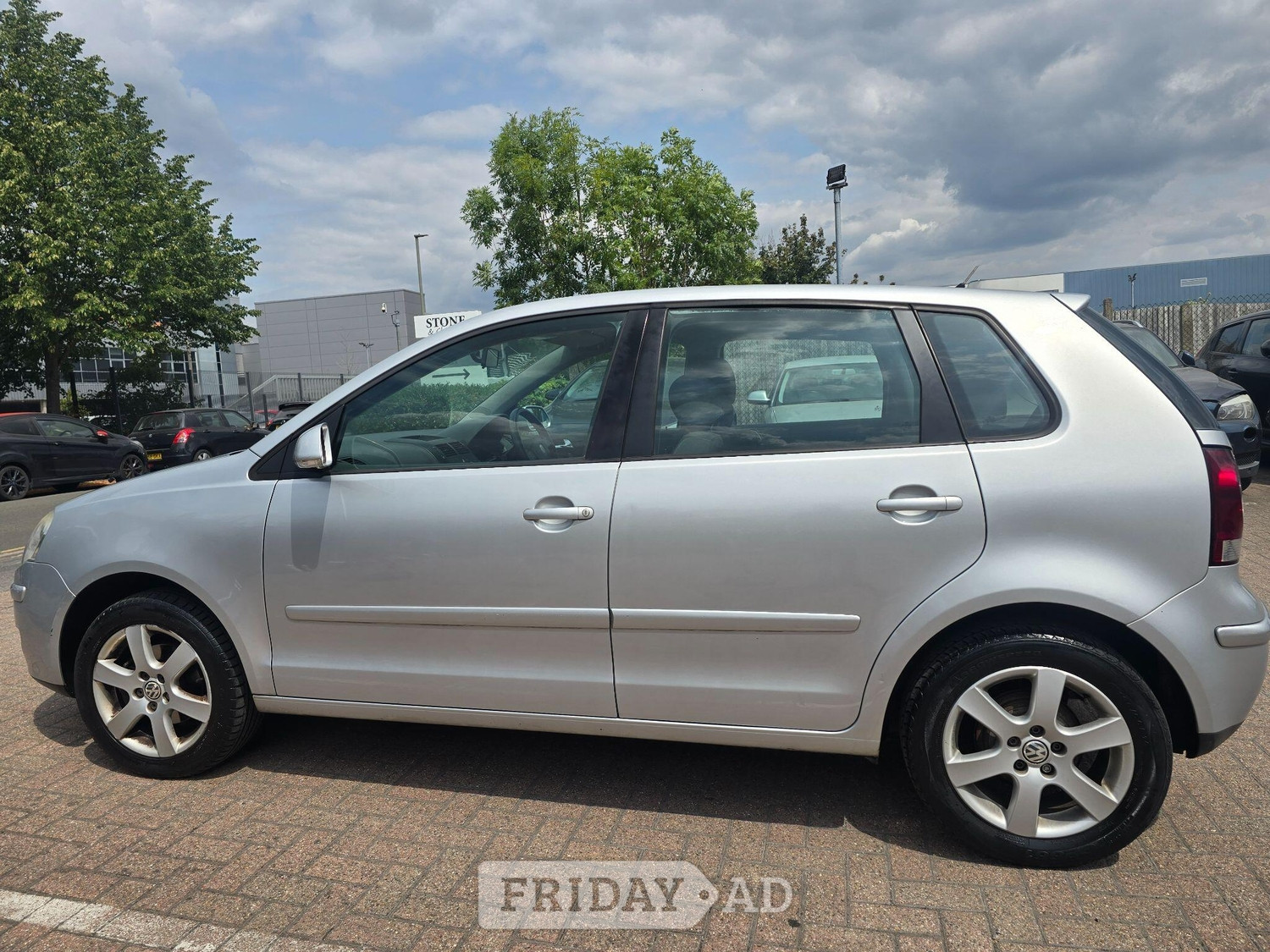 Volkswagen Polo 2009 - Cars in Camberley