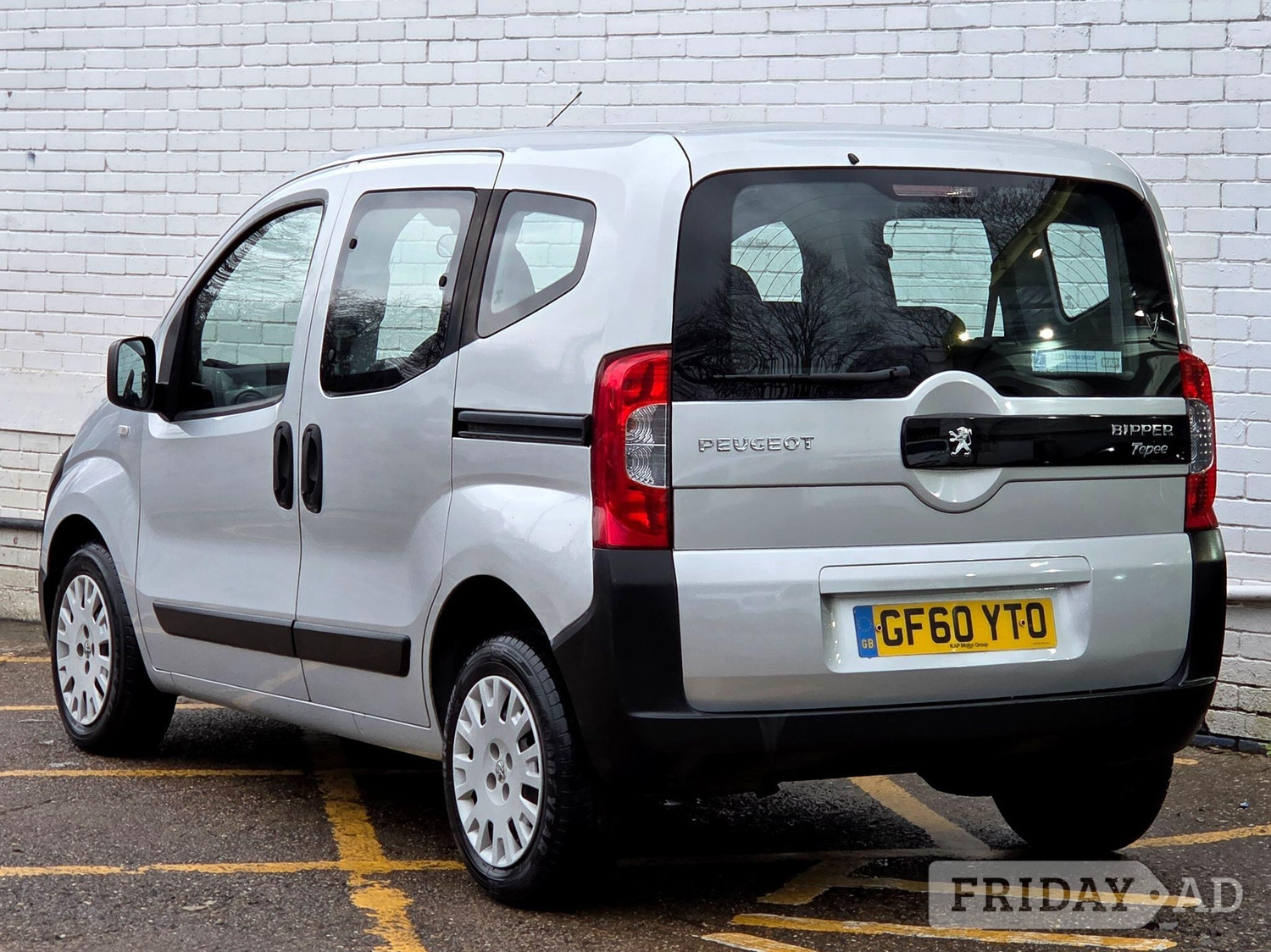 [ berth ]Peugeot Bipper Tepee