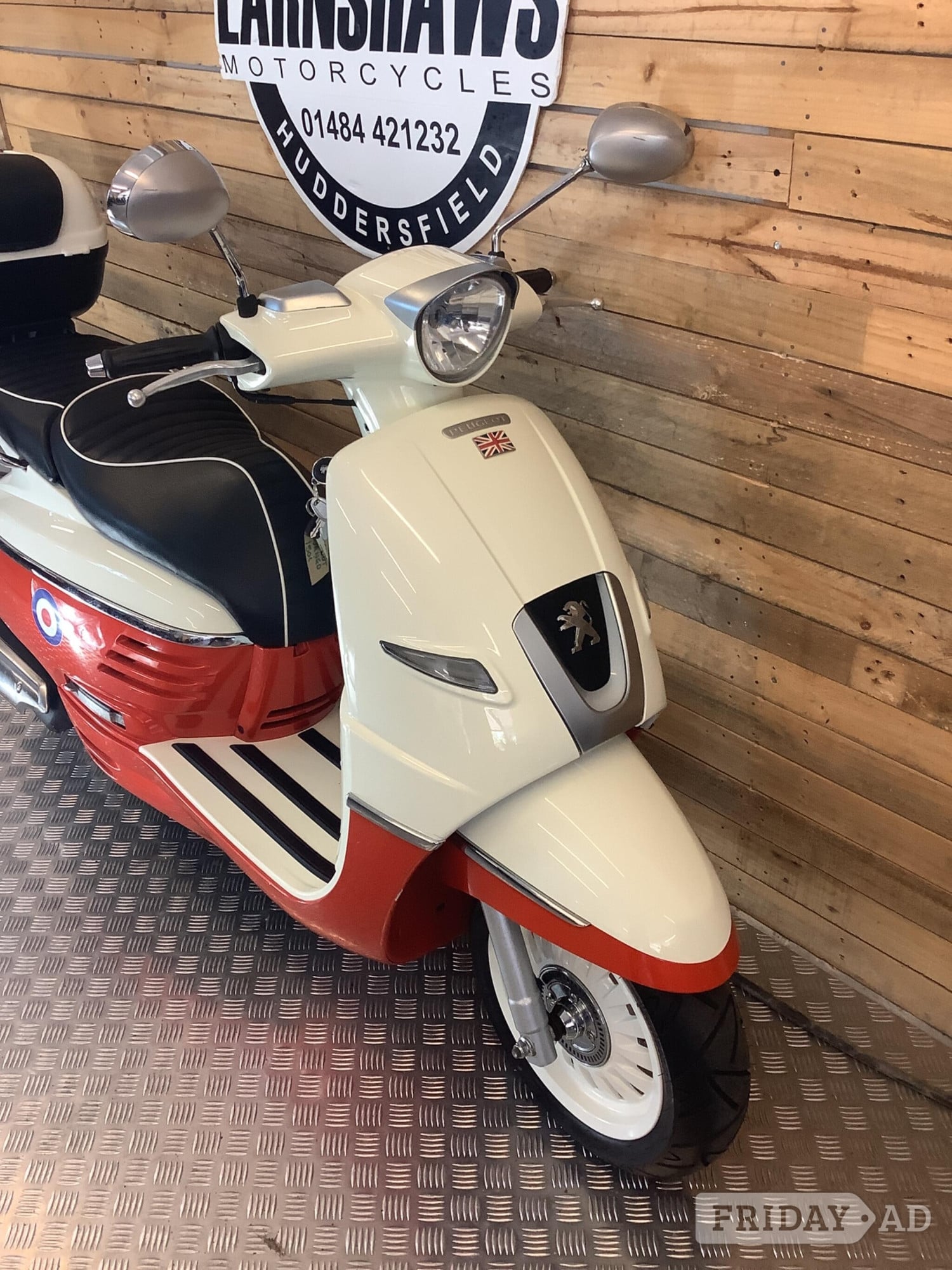 [ berth ]Peugeot Django