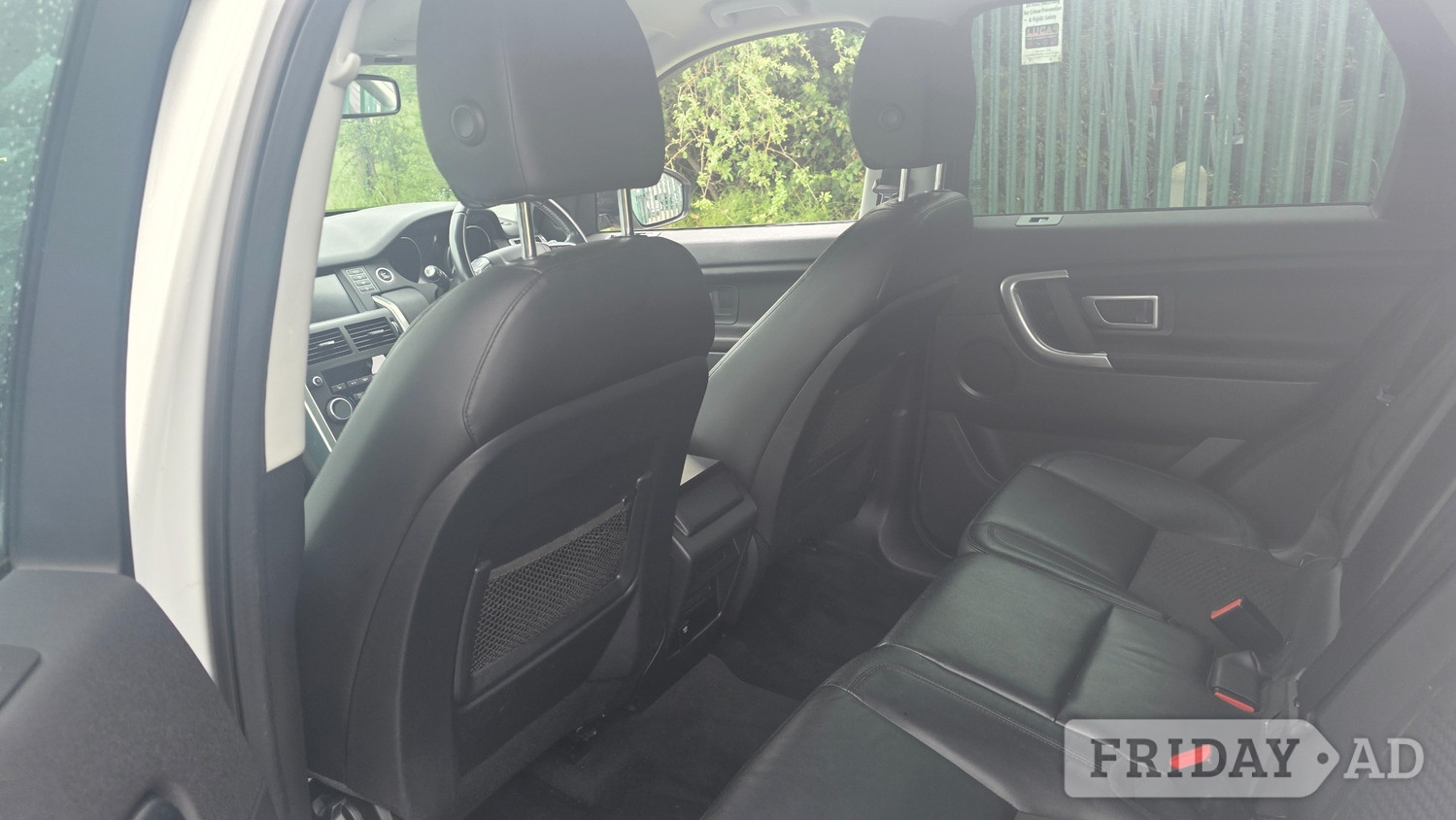 [ berth ]Land Rover Discovery Sport