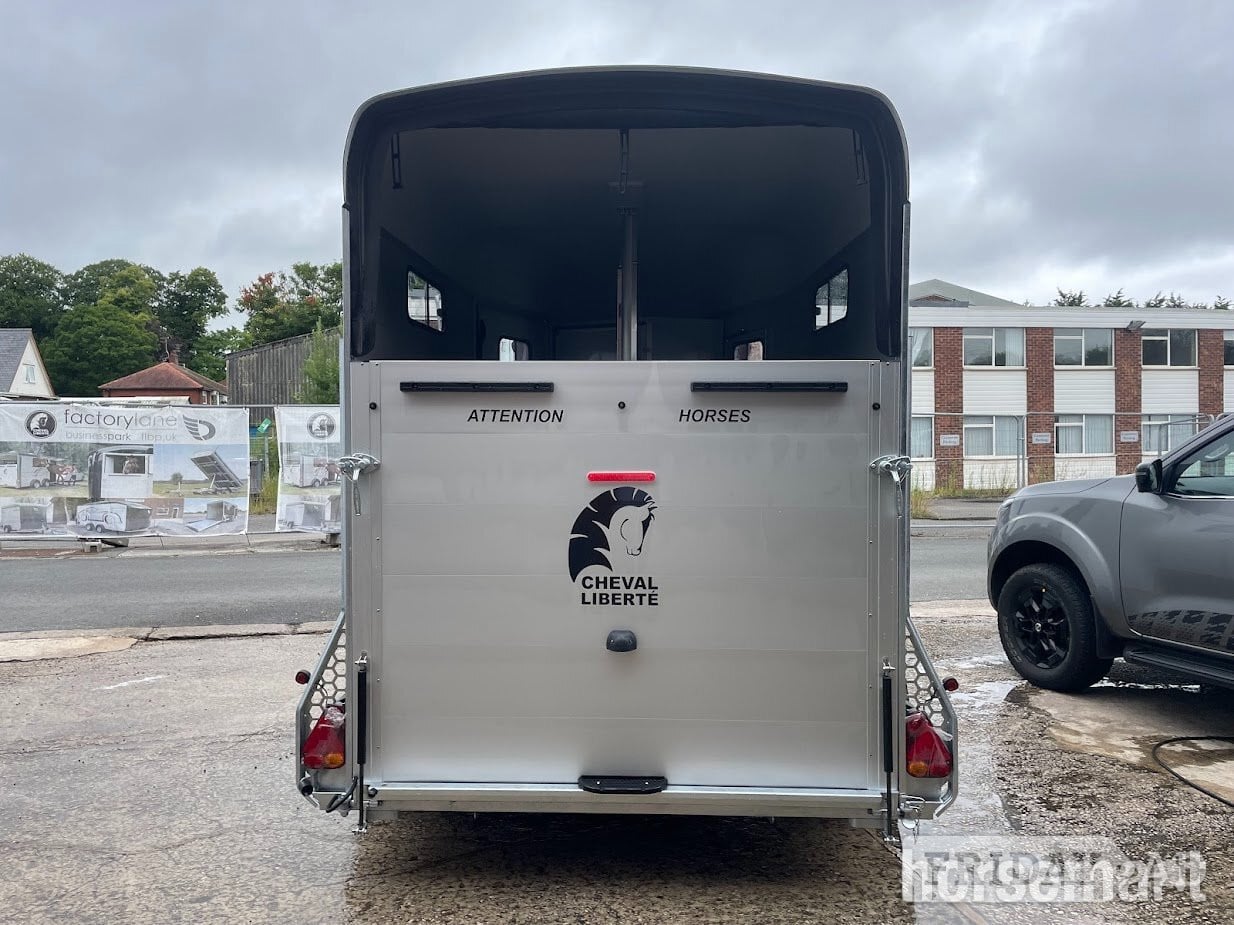 Cheval Liberte Touring XL   Horse Trailer - Trailers & Horseboxes