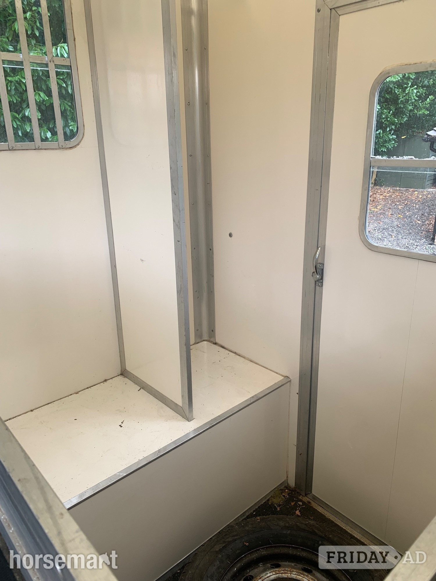 Horsebox   Renault Master Horsebox - Trailers & Horseboxes in Guildford