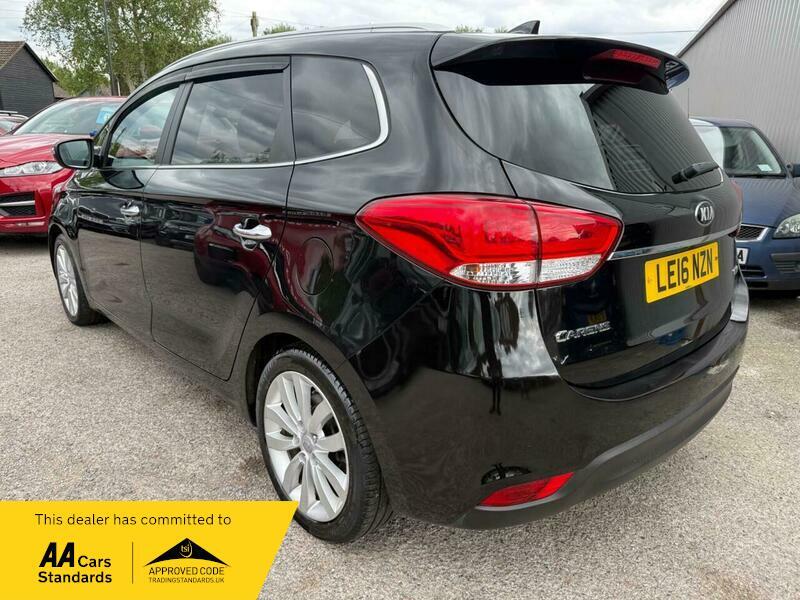 Kia Carens 2016 - Cars in Crawley