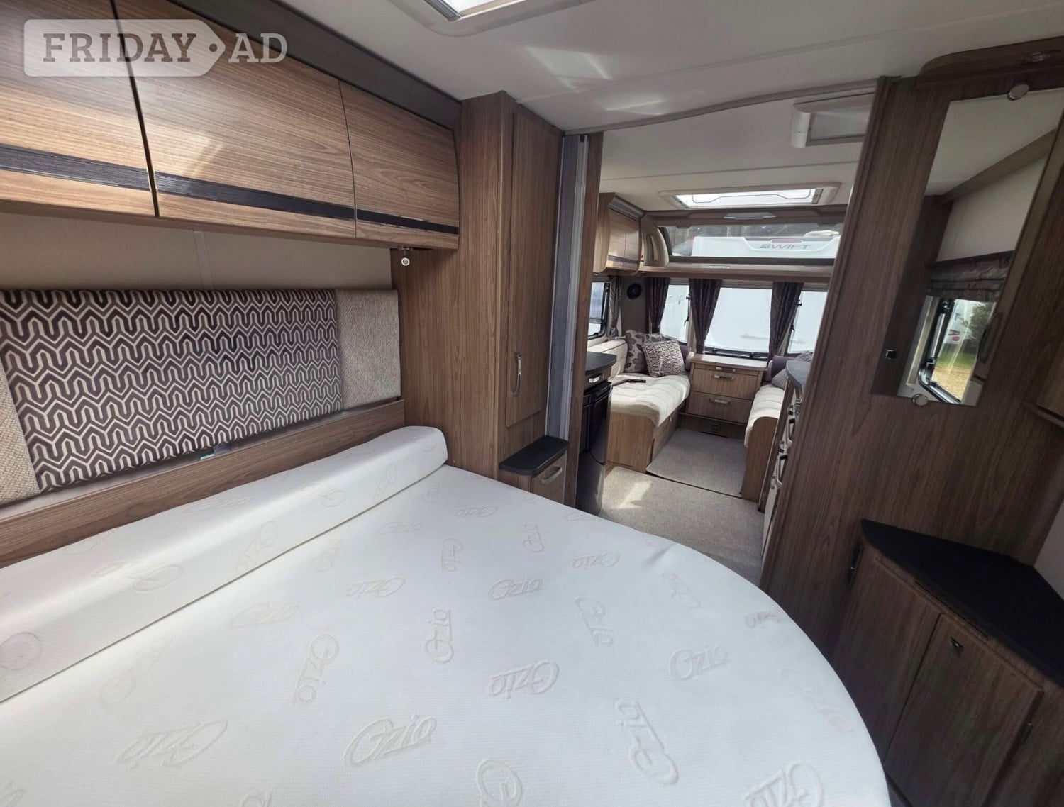 [ berth ]Coachman VIP 575