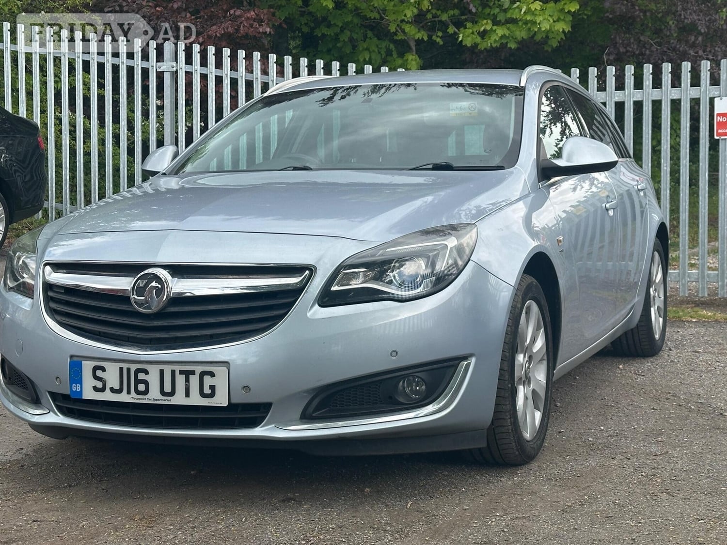 [ berth ]Vauxhall Insignia