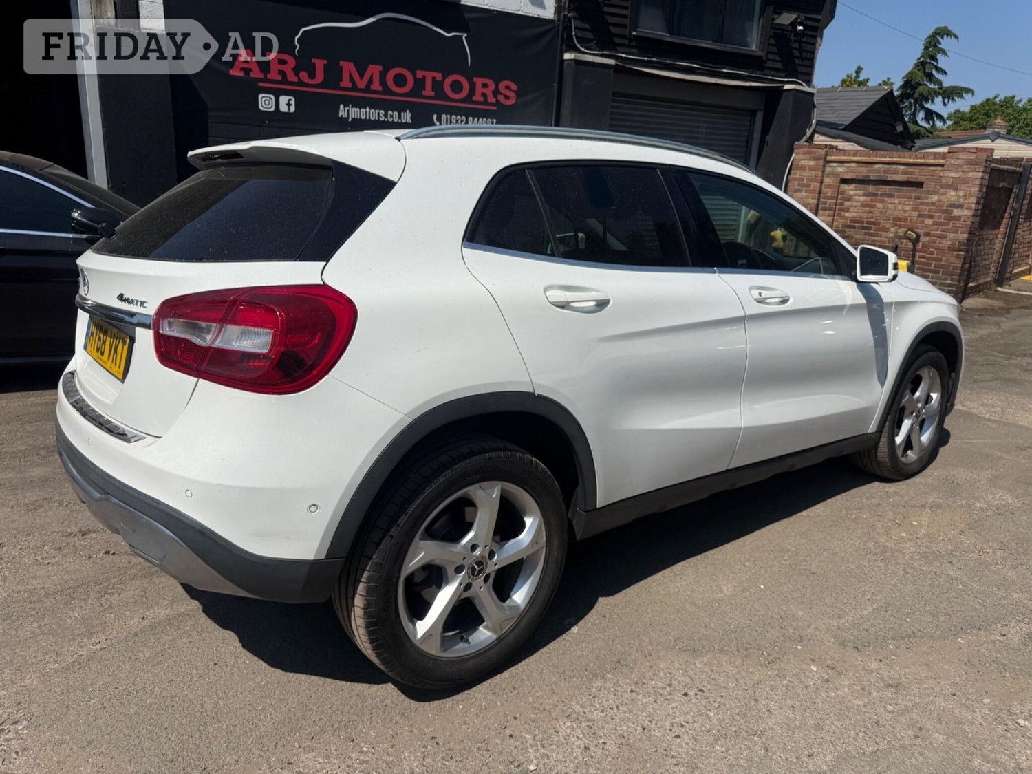 [ berth ]Mercedes-Benz GLA