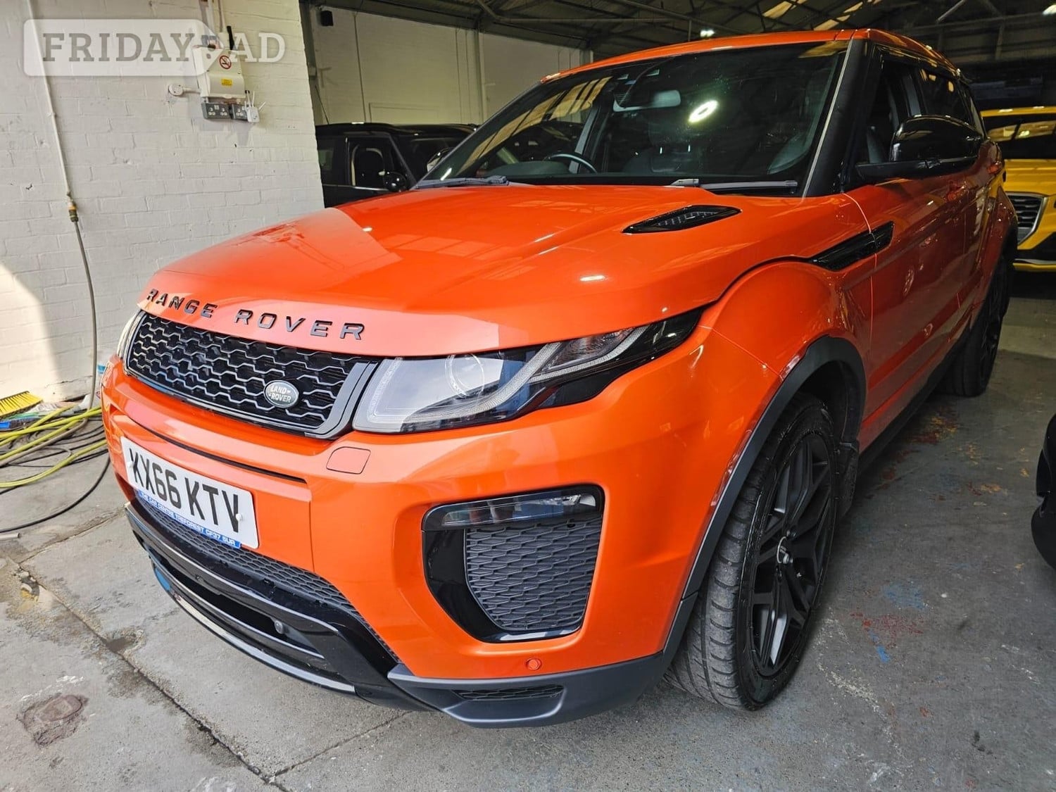 [ berth ]Land Rover Range Rover Evoque