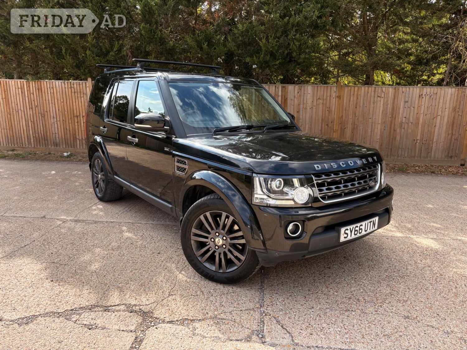 Land Rover Discovery 4 2016 in Tonbridge