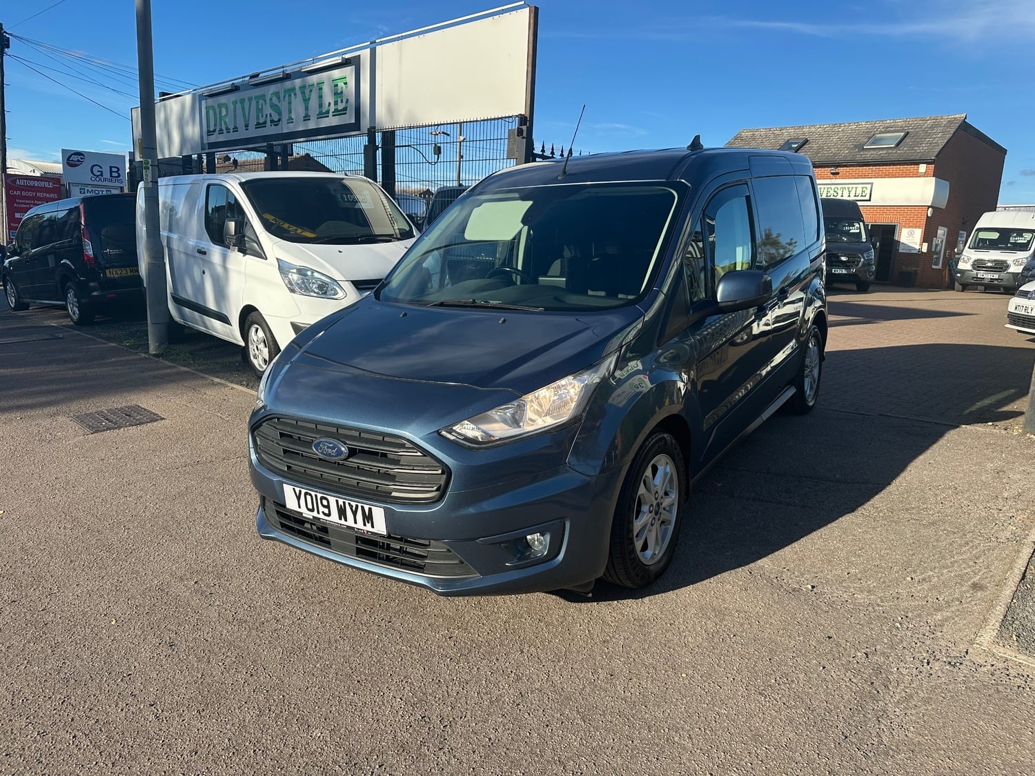 [ berth ]Ford Transit Connect