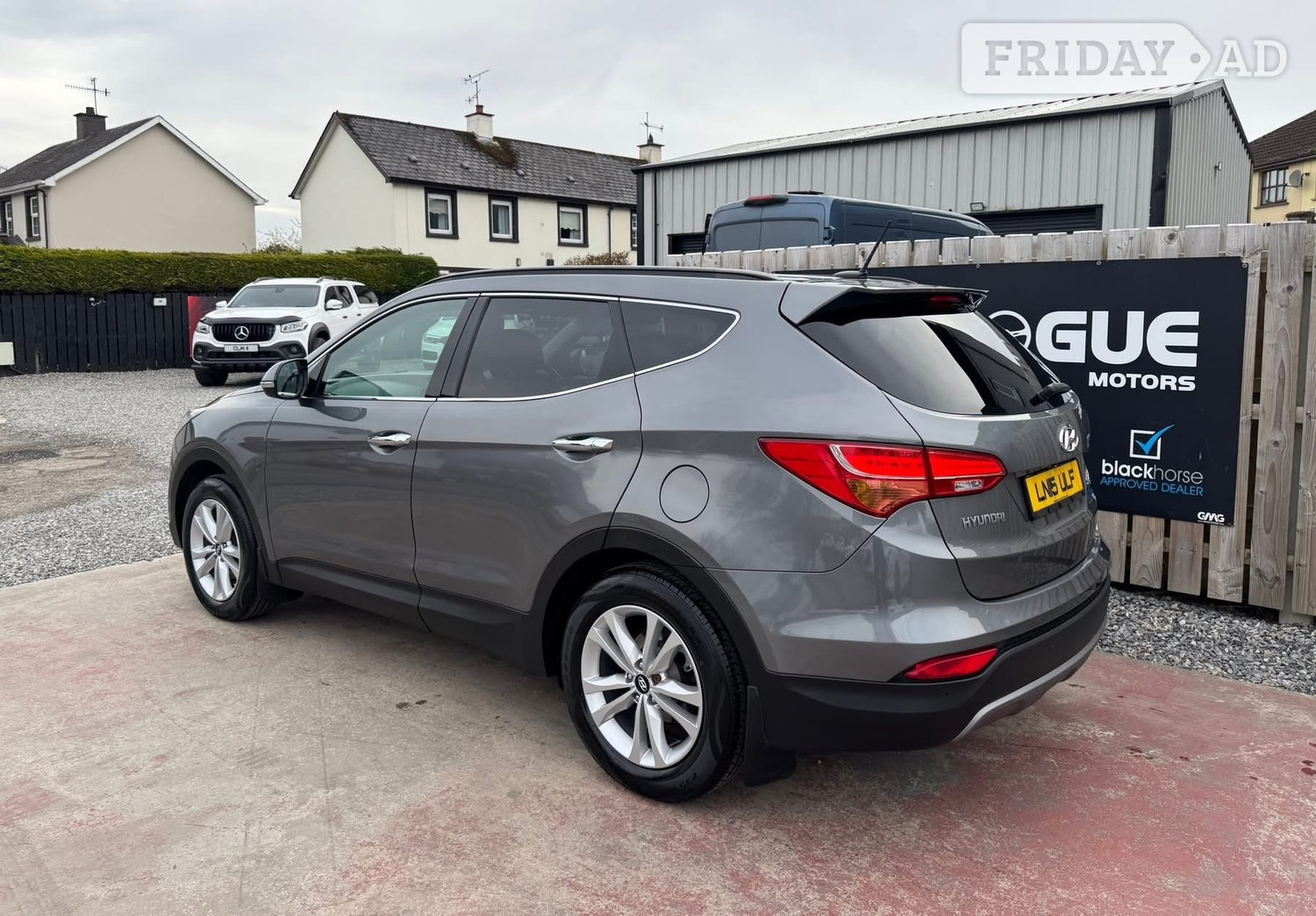 Hyundai Santa Fe 2015 - Cars in Strabane