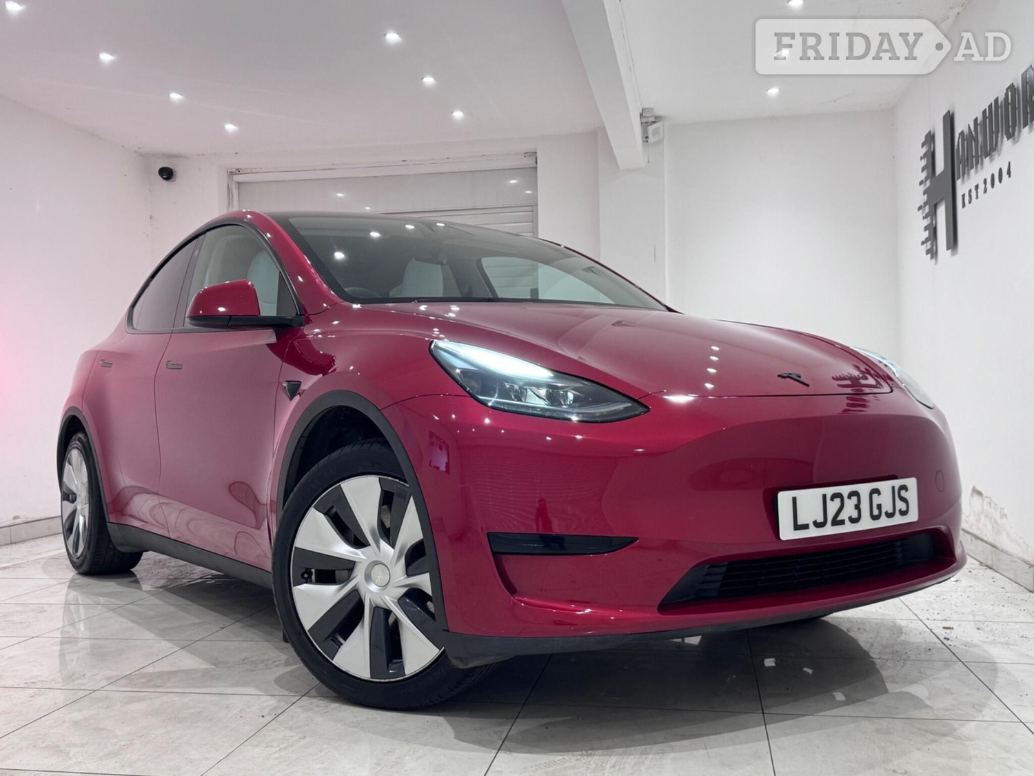 Tesla Model Y 2023 in Hounslow