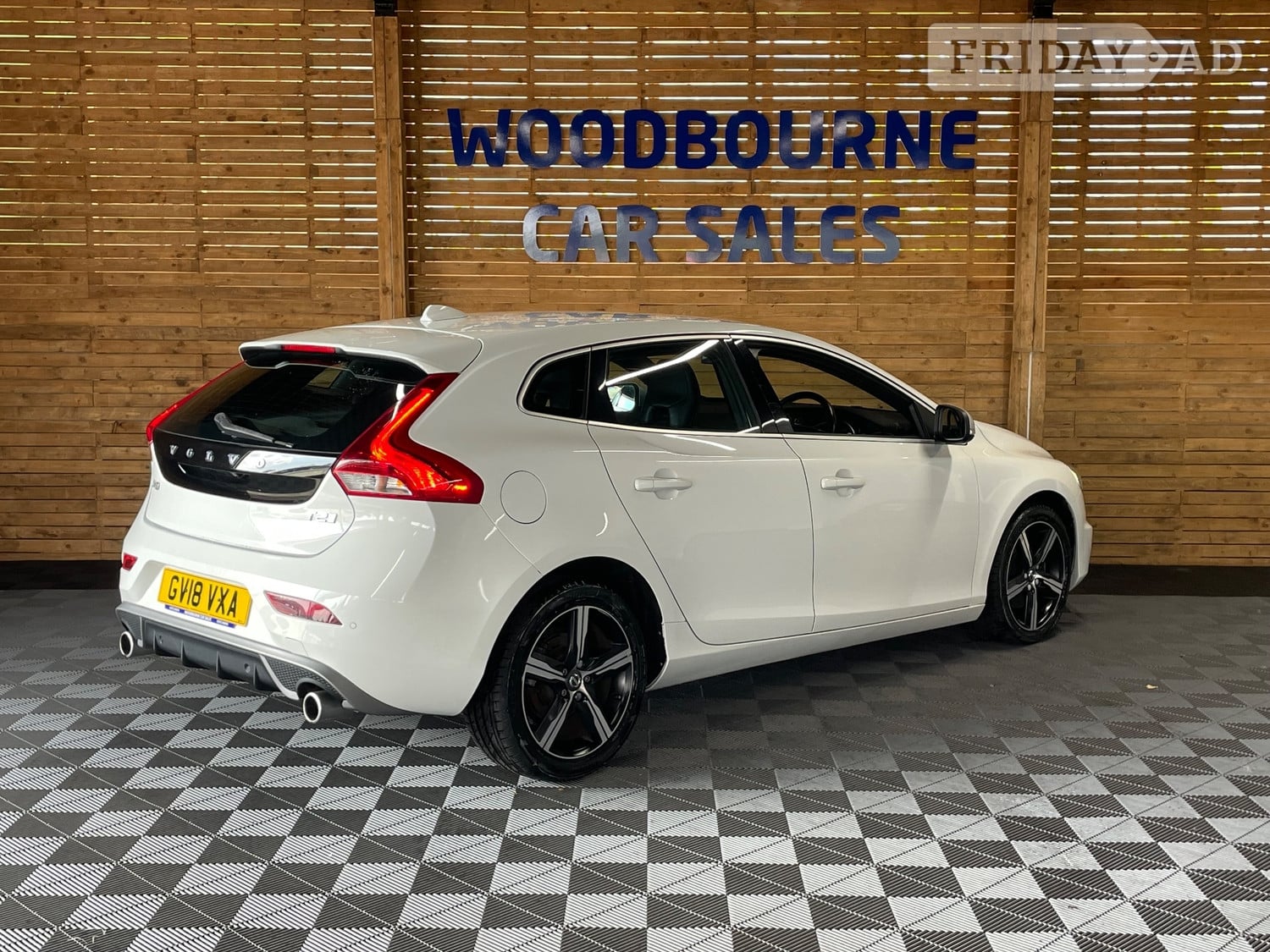 Volvo V40 2018 - Cars in Brighton