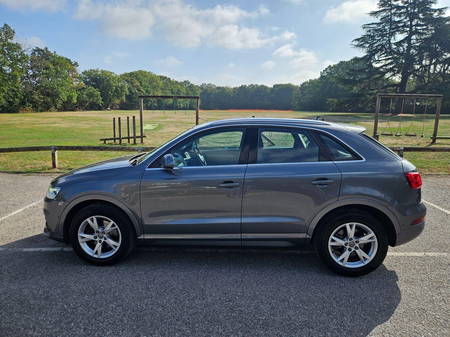 Audi Q3 2015 - Cars
