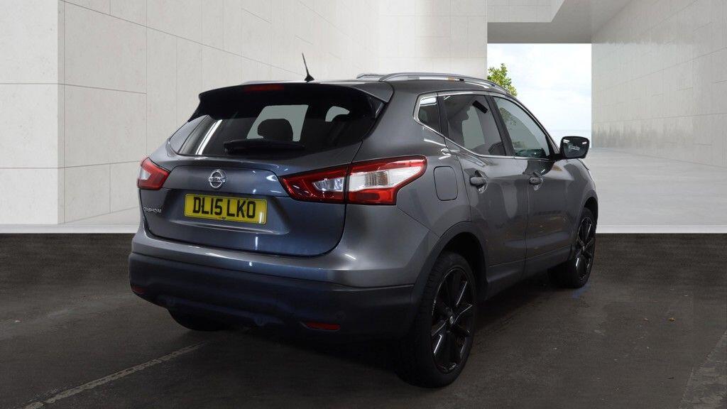 Nissan Qashqai 2015 - Cars in Hounslow