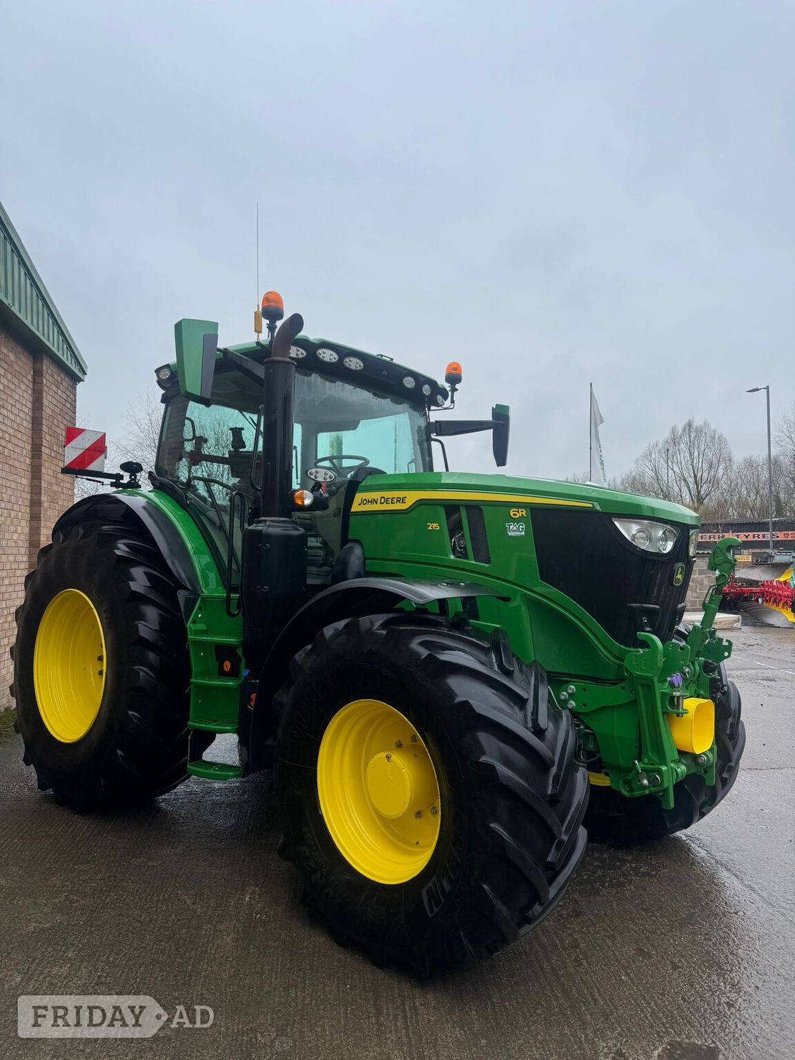 [ berth ]John Deere 6R 215