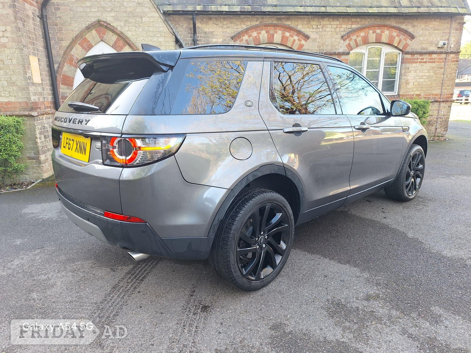 [ berth ]Land Rover Discovery Sport