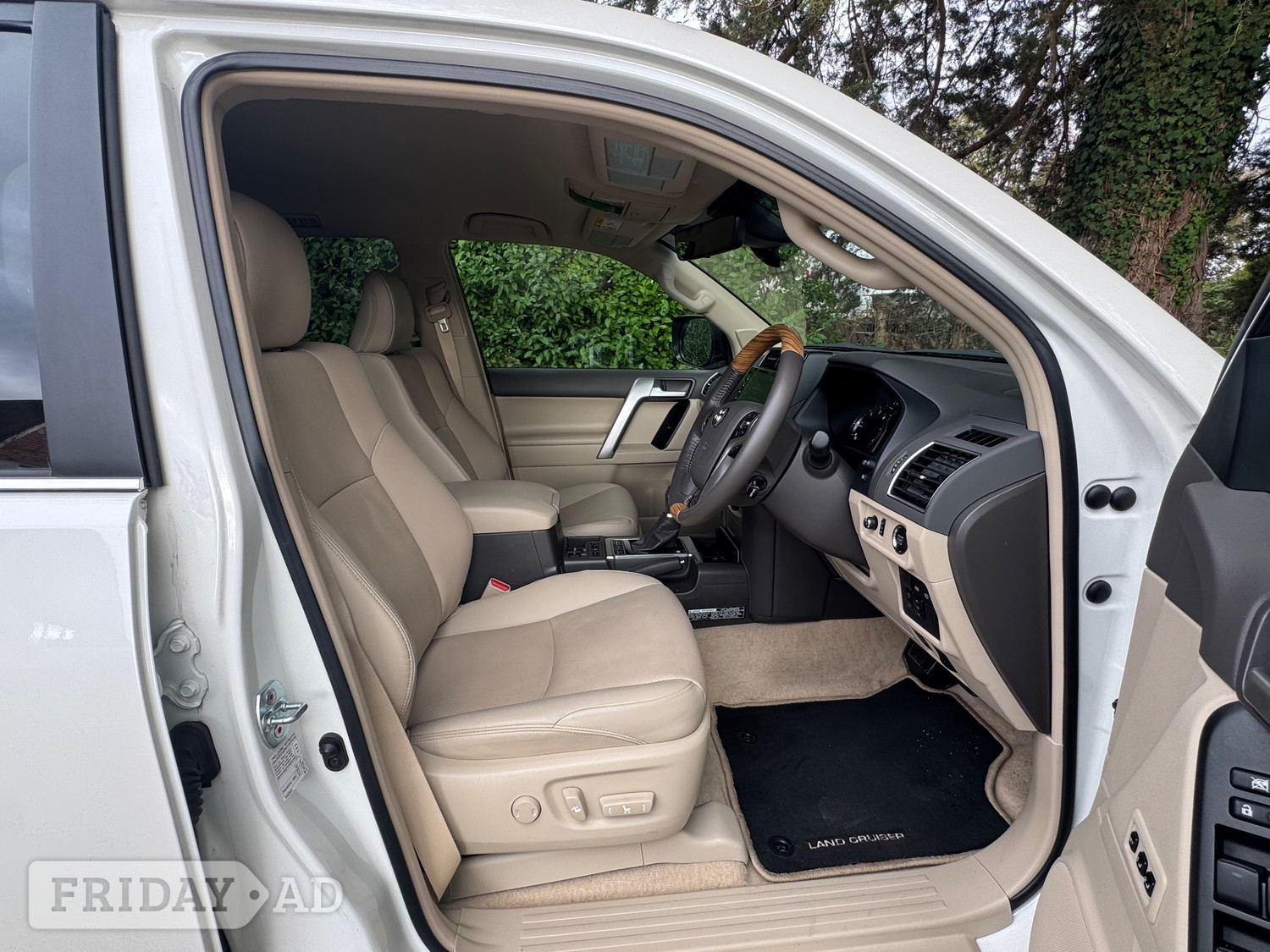 Toyota Land Cruiser 2023 - Cars