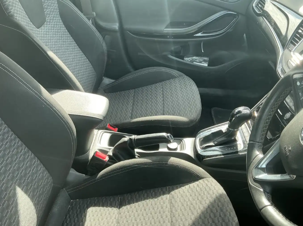 [ berth ]Vauxhall Astra