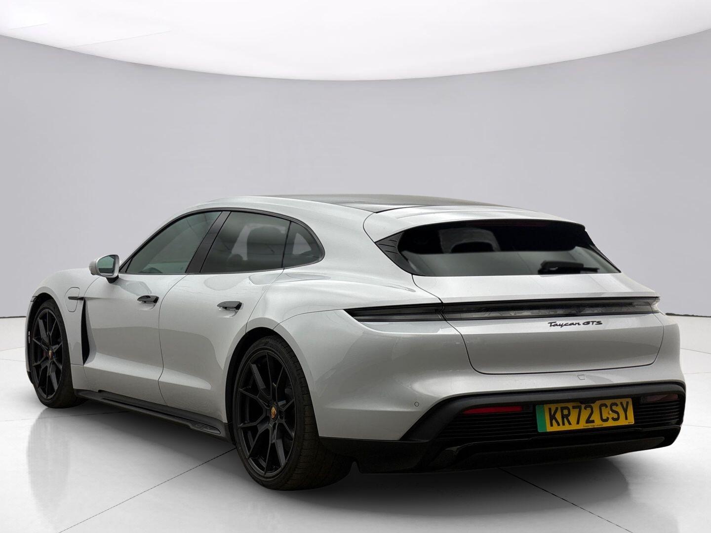 Porsche Taycan Ely