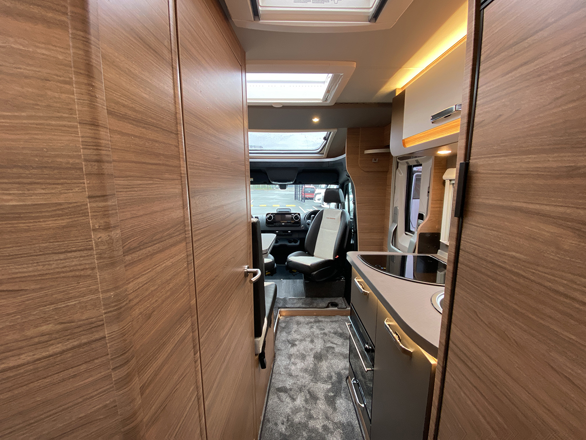 [2 berth ]Weinsberg CaraCompact MB 640 MEG Pepper