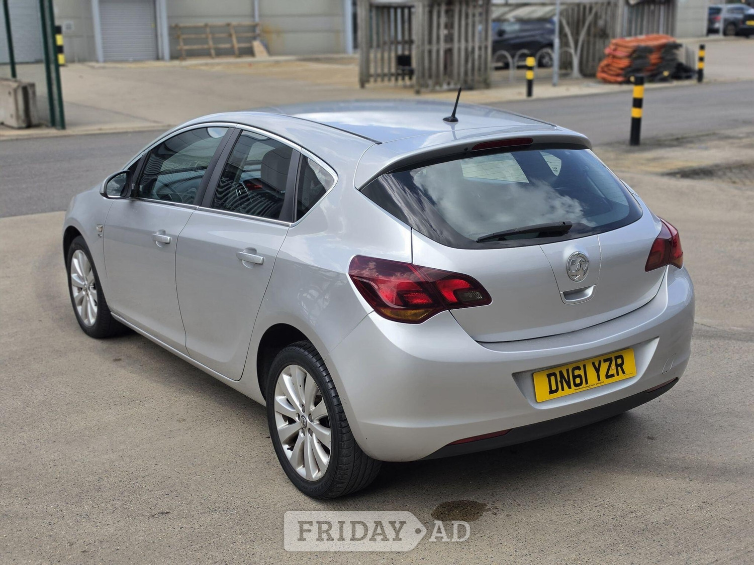 [ berth ]Vauxhall Astra