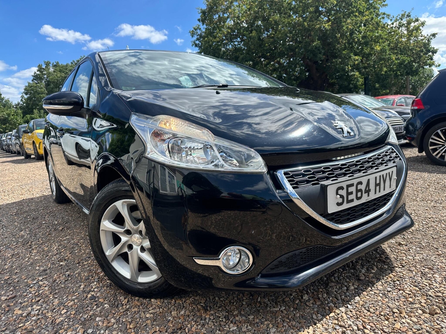 Peugeot 208 2015 - Cars in Sunbury-On-Thames