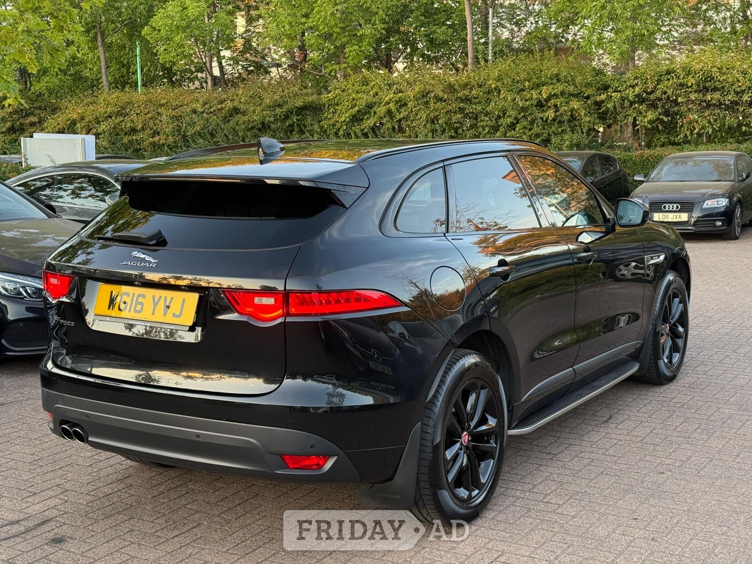 Jaguar F-Pace 2016 - Cars in Uxbridge