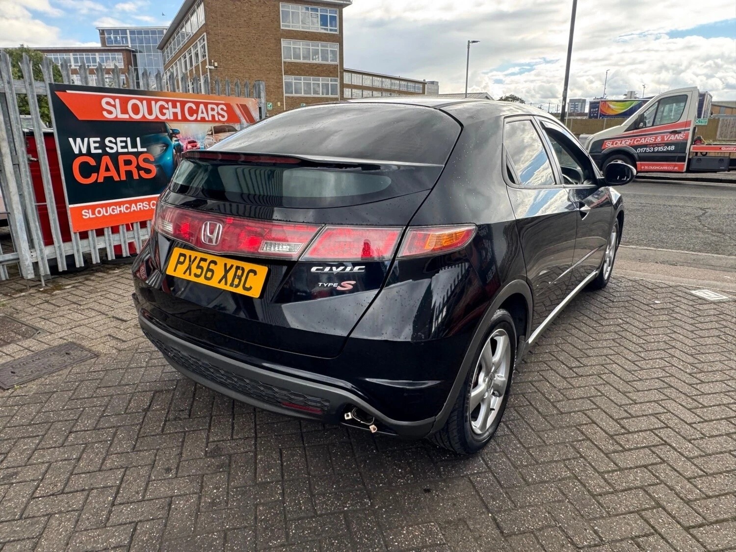 Honda Civic 2006 - Cars in Slough