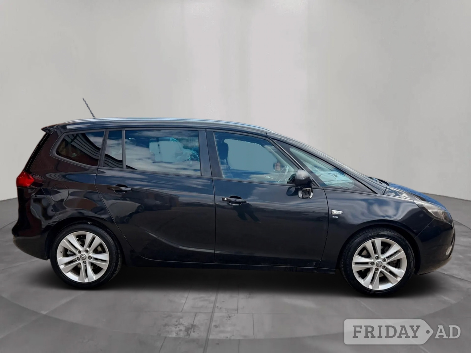 [ berth ]Vauxhall Zafira Tourer