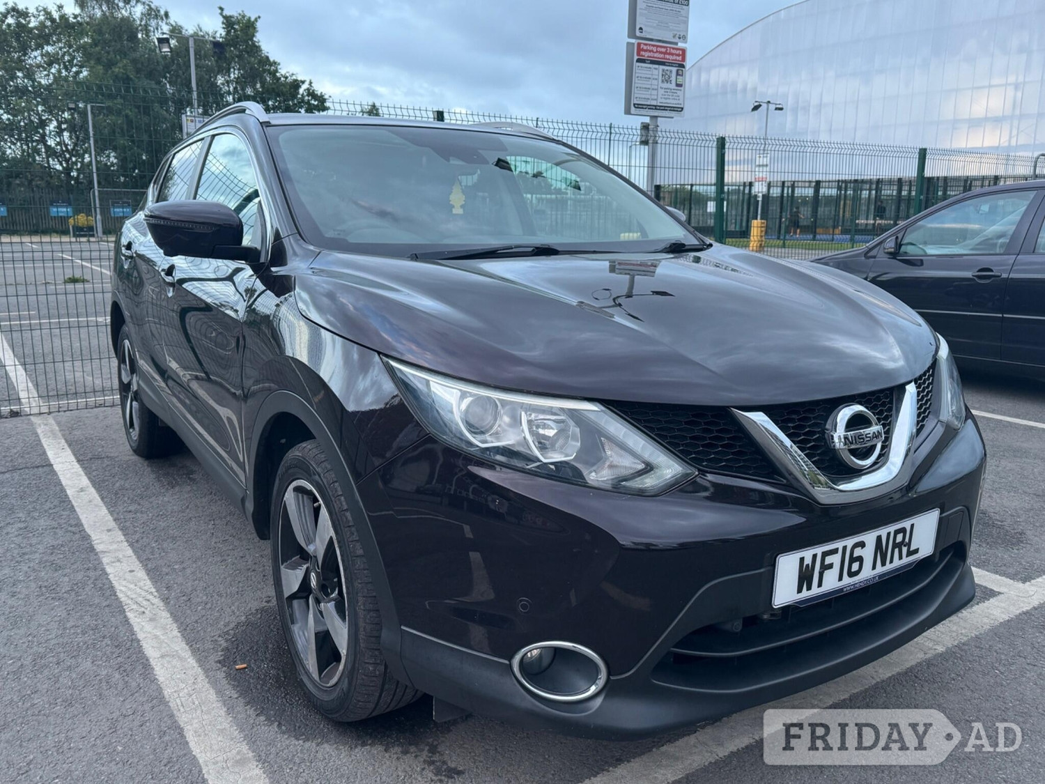 Nissan Qashqai 2016 in Hounslow