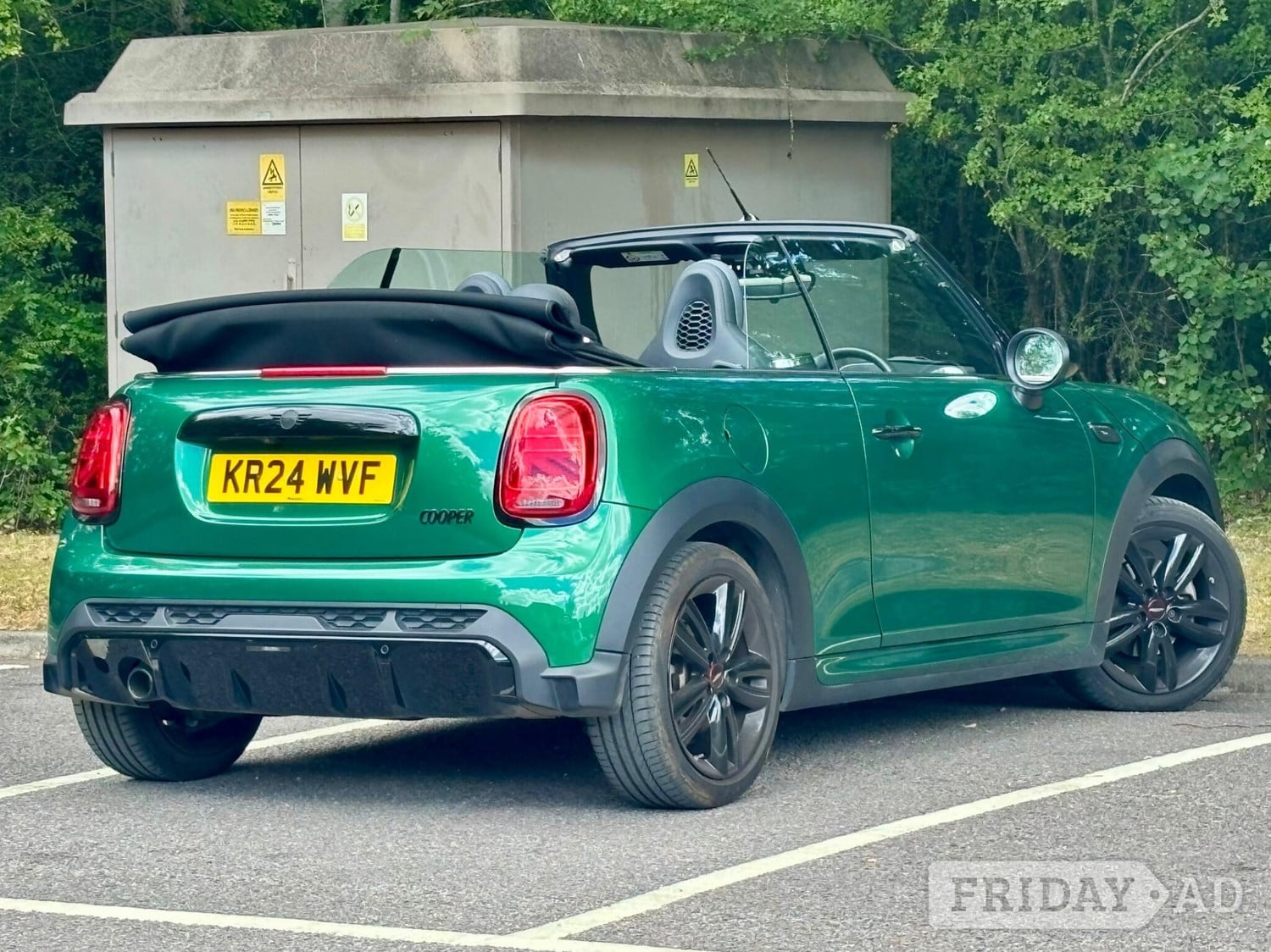 Mini Convertible 2024 - Cars