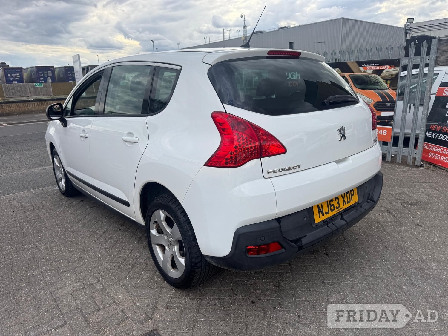 [ berth ]Peugeot 3008