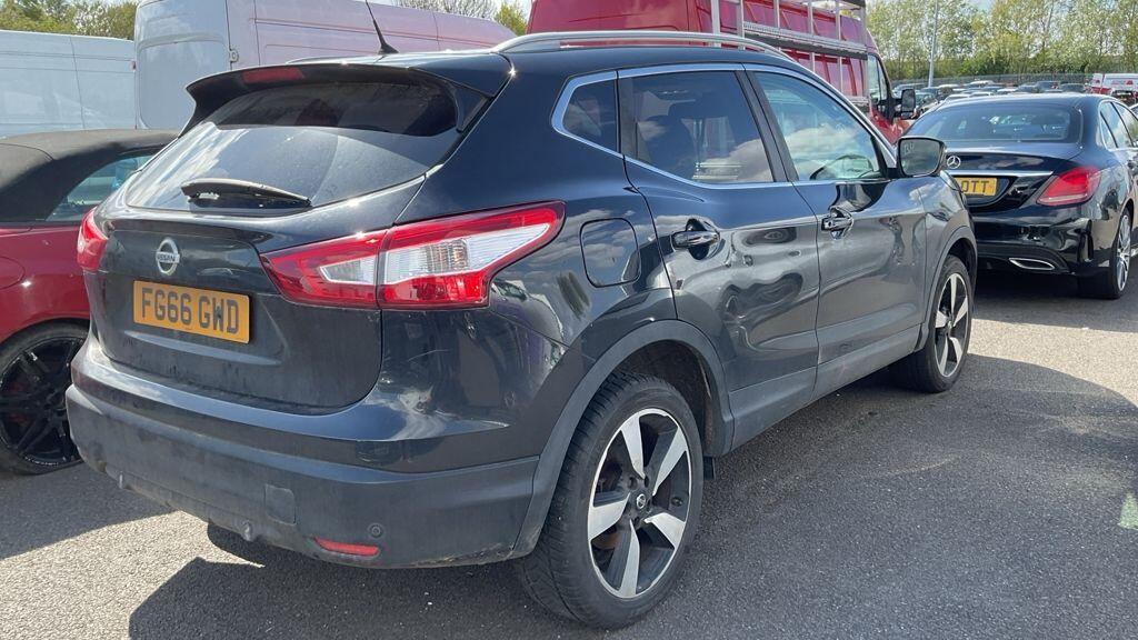 Nissan Qashqai 2016 - Cars in Hounslow