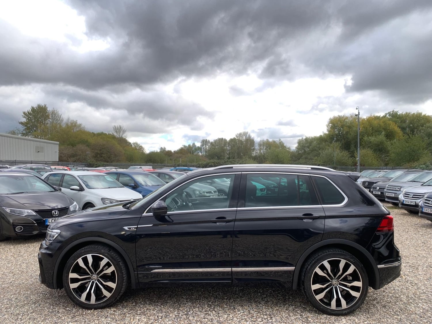 Volkswagen Tiguan 2018 - Cars in Swindon