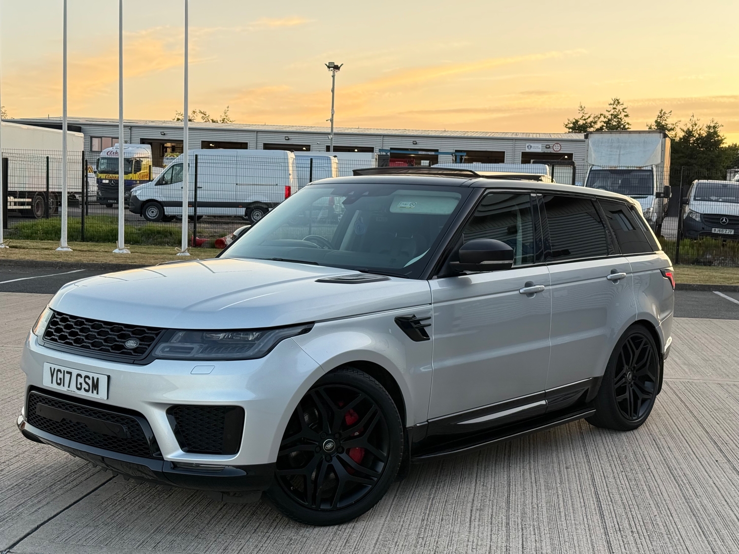 [ berth ]Land Rover Range Rover Sport