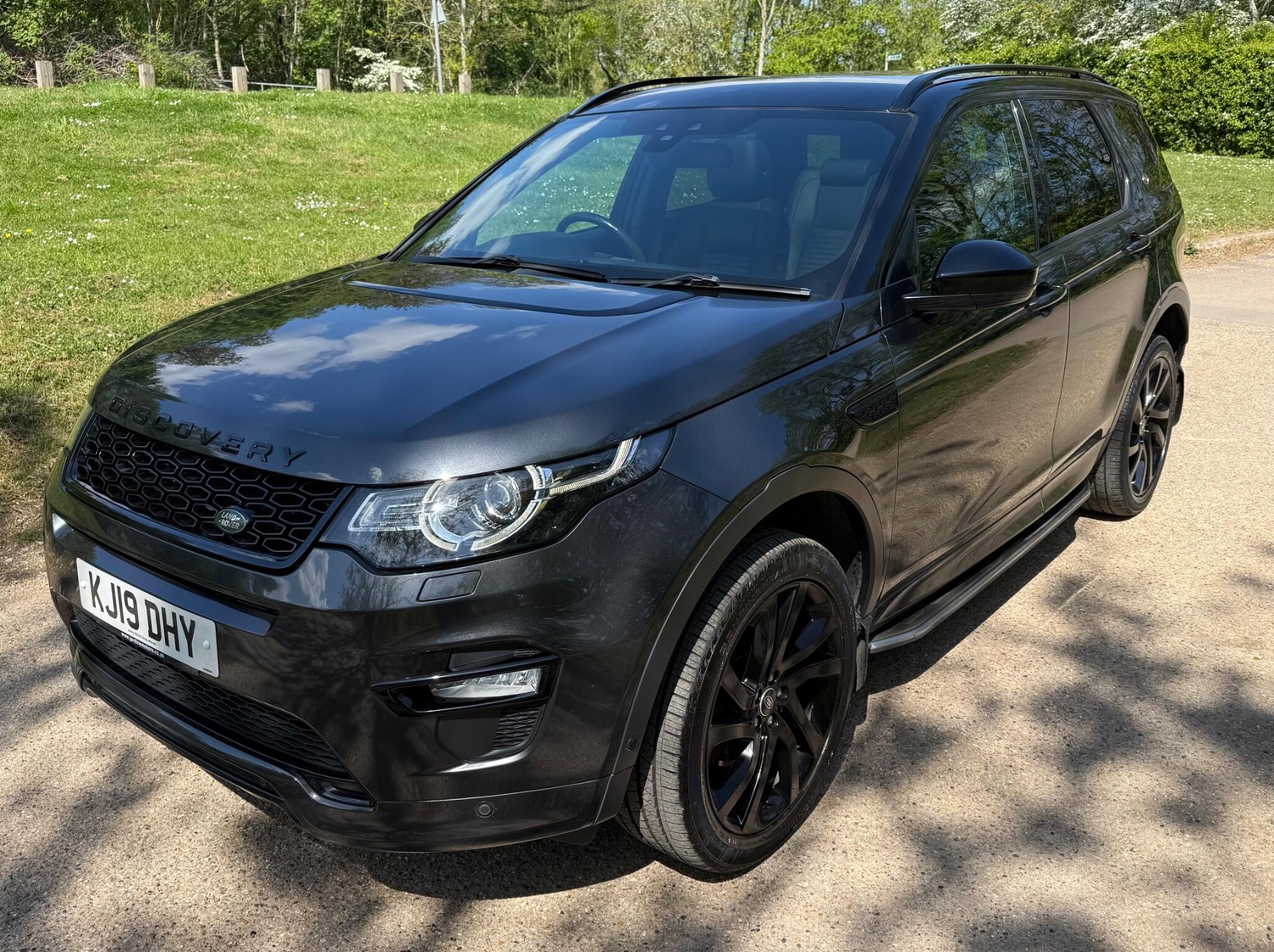 [ berth ]Land Rover Discovery Sport