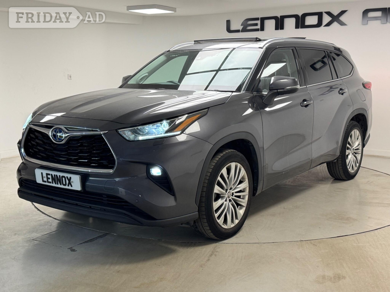 Toyota Highlander Estate 2022 - Cars in Brent