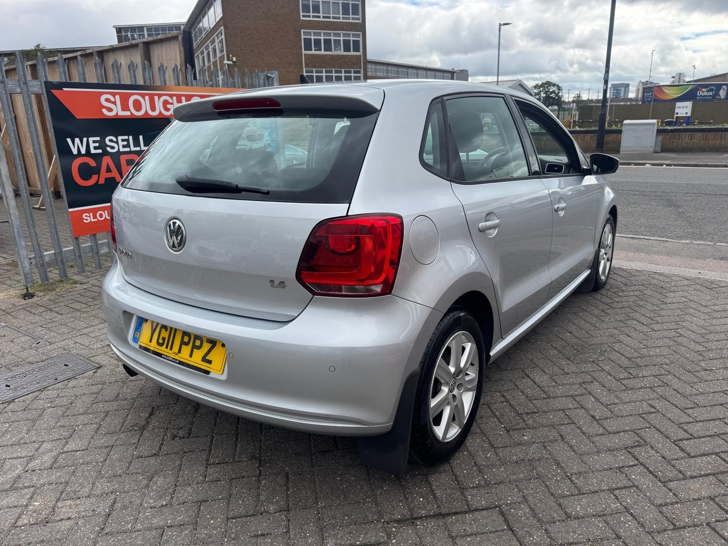 Volkswagen Polo 2011 - Cars in Slough