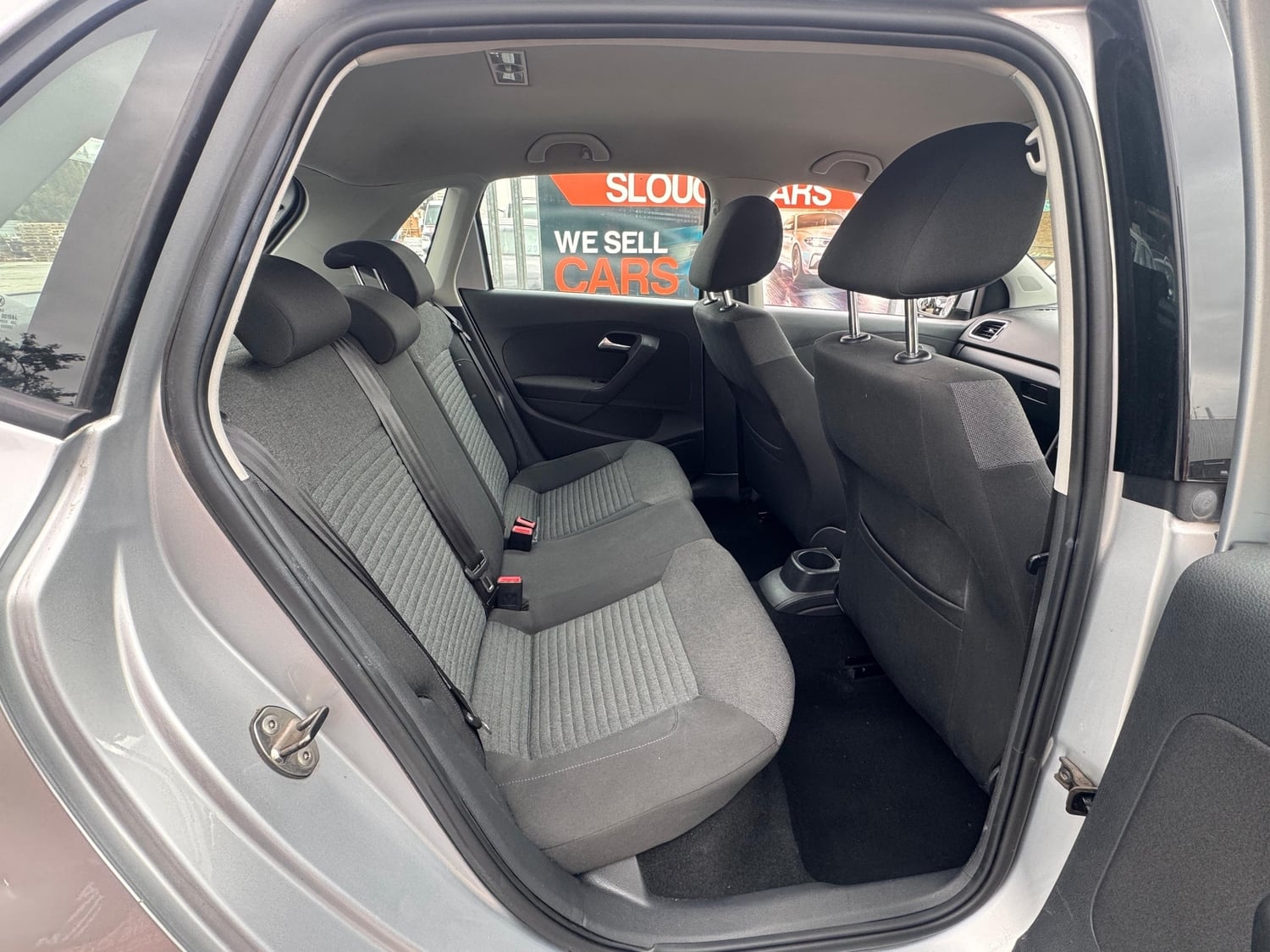 Volkswagen Polo 2011 - Cars