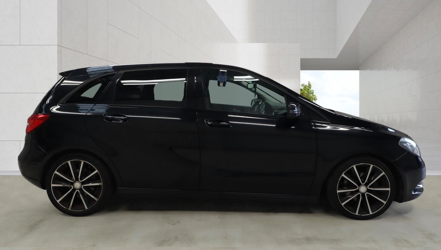 [ berth ]Mercedes-Benz B Class