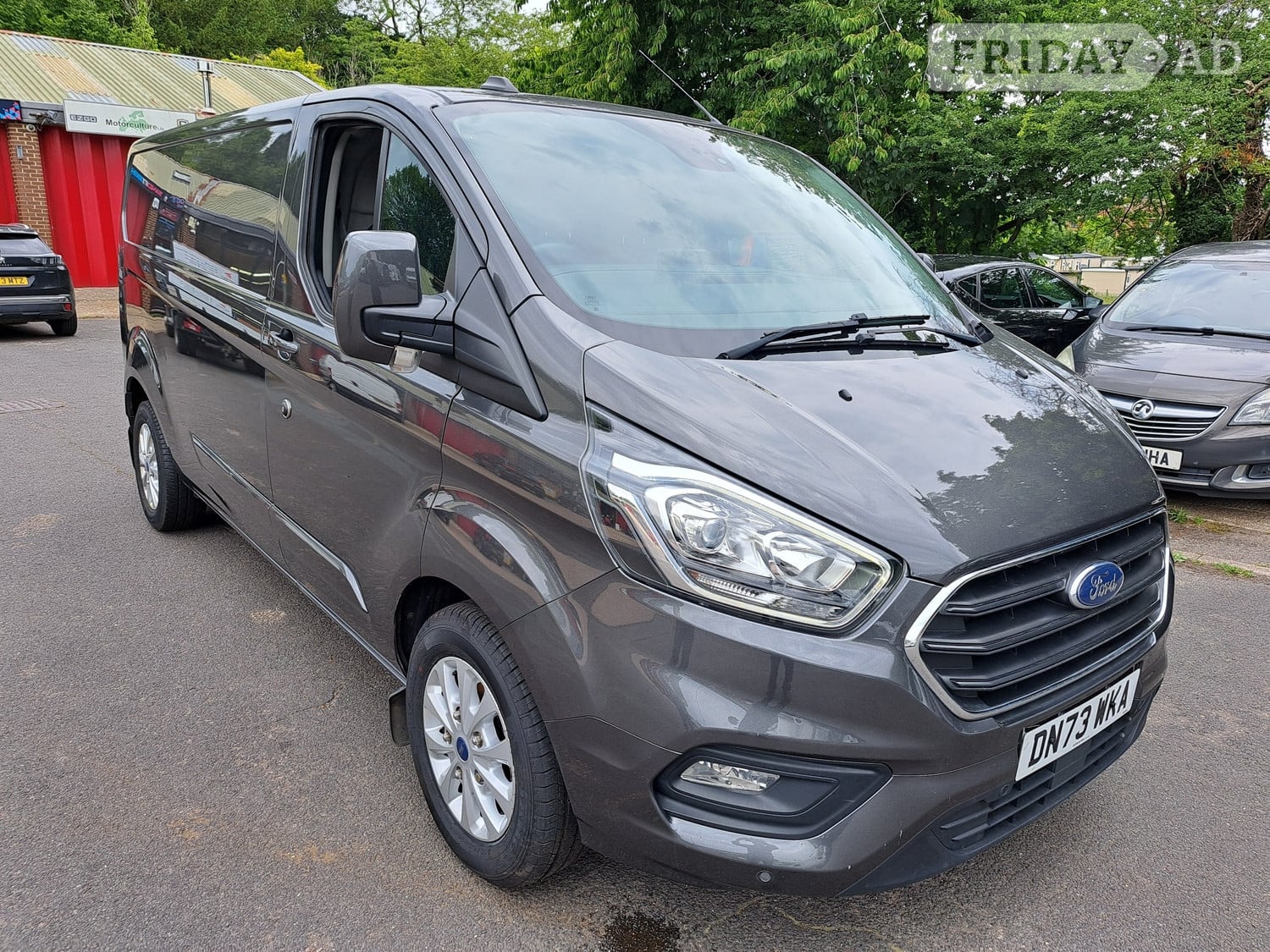 [ berth ]Ford Transit Custom