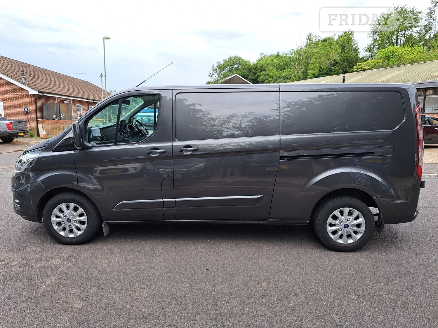 Ford Transit Custom 2023 - Vans & Commercial Vehicles in Waterlooville