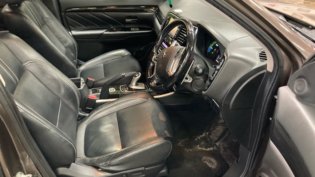 [ berth ]Mitsubishi Outlander